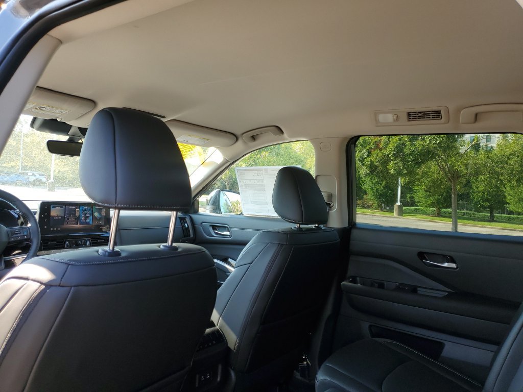 New 2026 Nissan Pathfinder SL FWD image 13