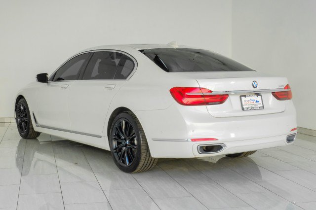 Used 2019 BMW 740i w/ Executive Package RWD image 8
