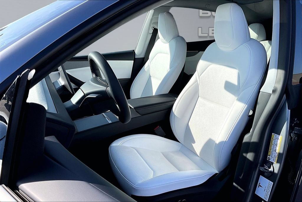 Used 2026 Tesla Model Y AWD image 24