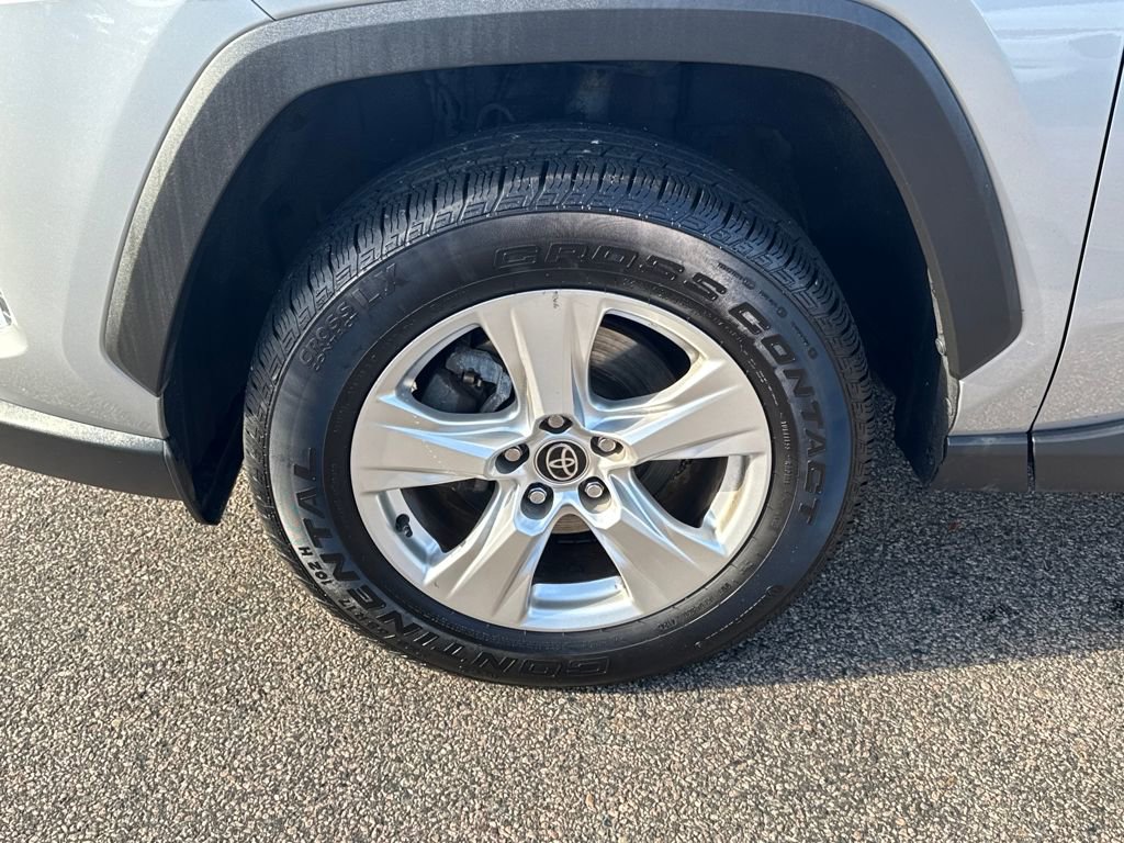 Used 2021 Toyota RAV4 XLE image 38