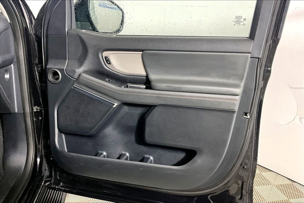 Certified 2025 Ford Expedition Active AWD/4WD image 19