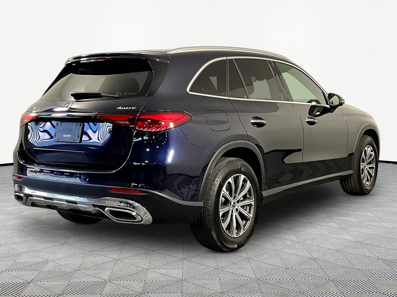 Used 2024 Mercedes-Benz GLC 300 4MATIC image 6