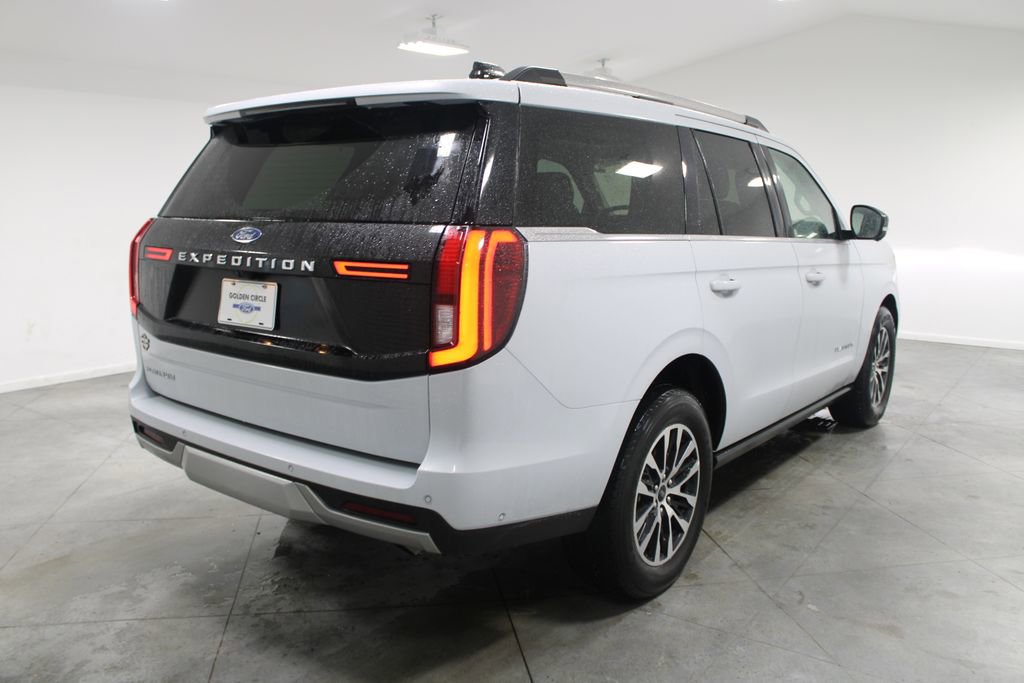 Used 2025 Ford Expedition Platinum image 9