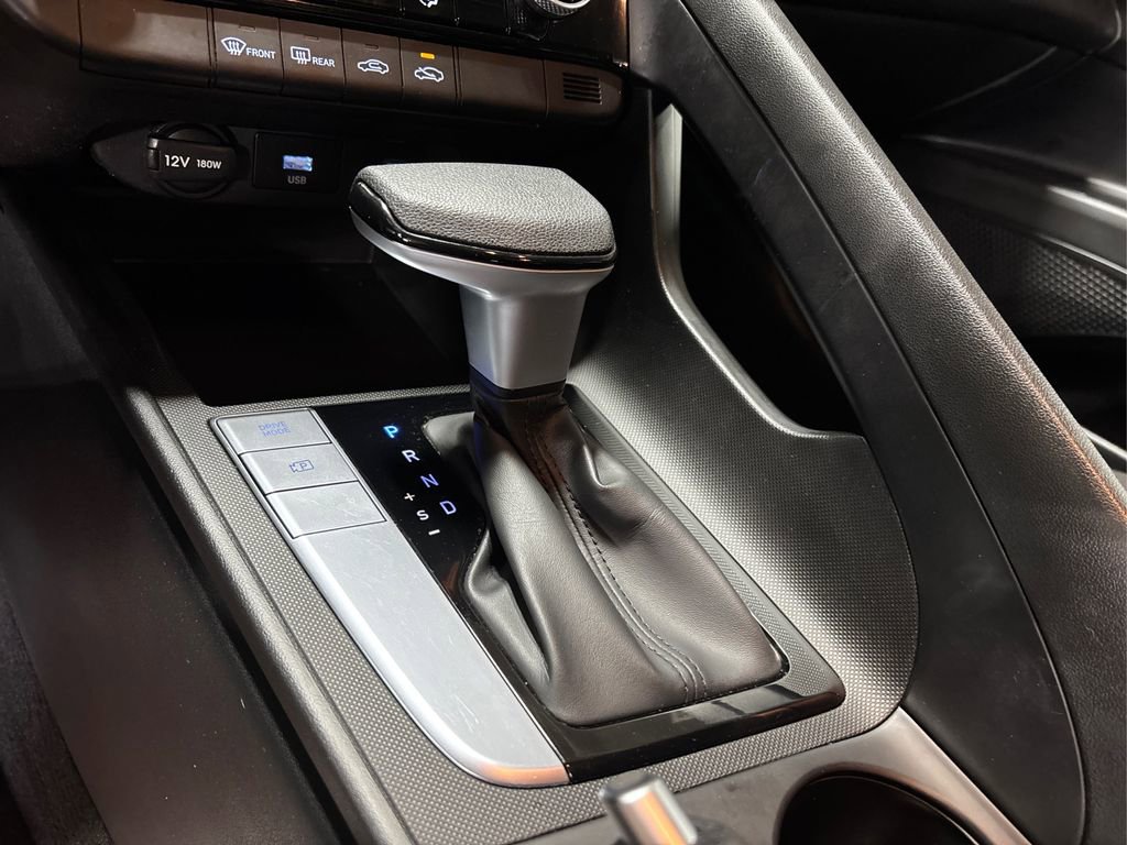 Used 2024 Hyundai Elantra SEL image 30