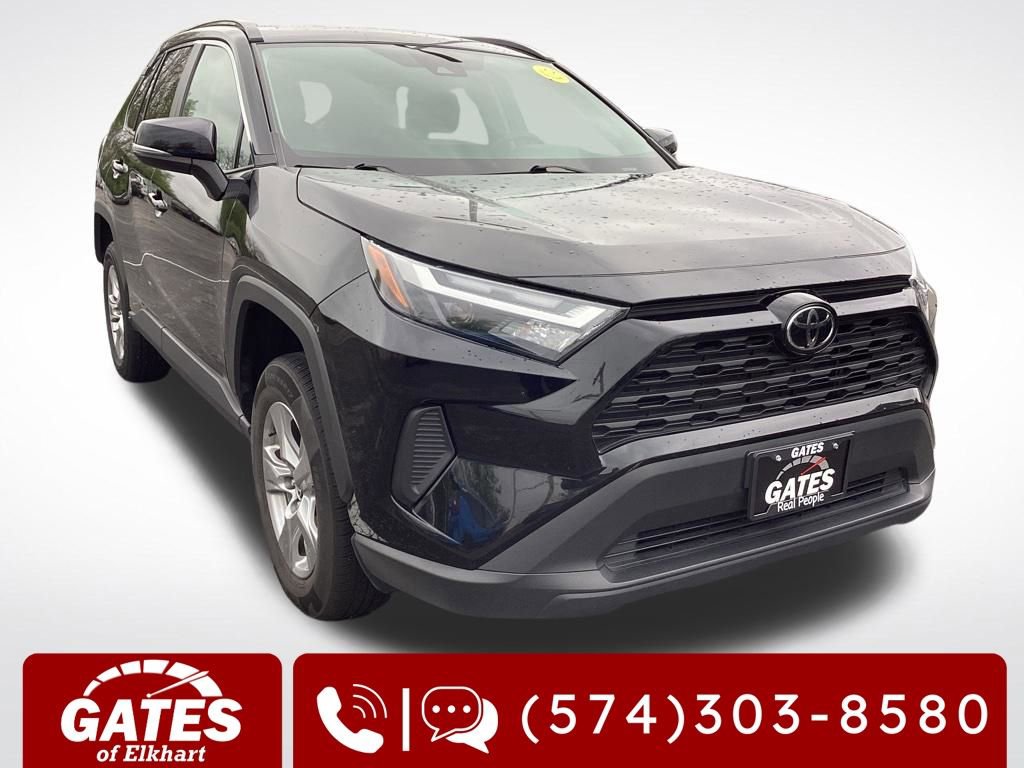 Used 2025 Toyota RAV4 XLE AWD/4WD image 1