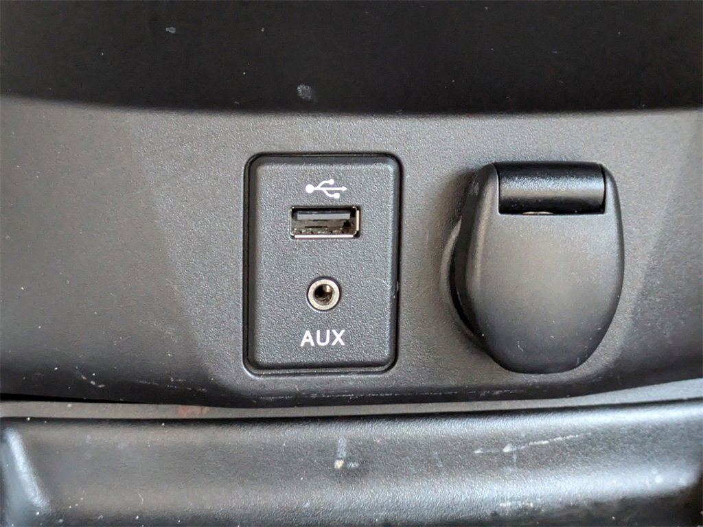 Used 2015 Nissan Rogue SL w/ SL Premium Package image 24