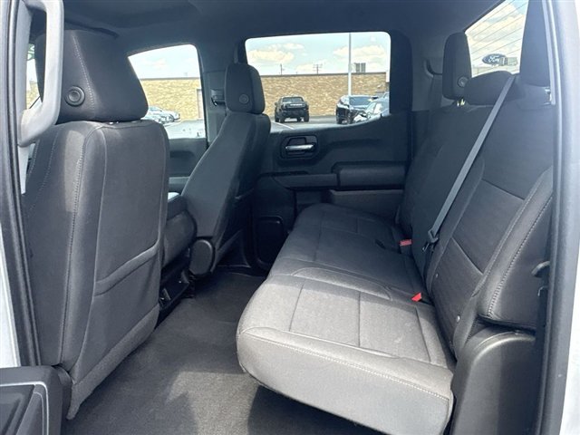 Certified 2022 Chevrolet Silverado 1500 Custom Trail Boss w/ LPO, Dark Essentials Package AWD/4WD image 23