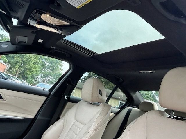 Used 2019 BMW 330i xDrive Sedan w/ Premium Package AWD/4WD image 11