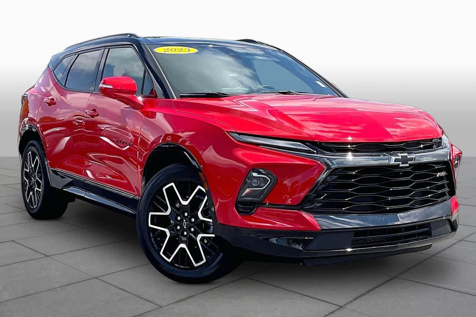 Used 2023 Chevrolet Blazer RS w/ Driver Confidence II Package FWD image 3