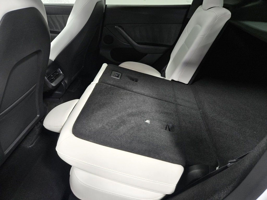 Used 2023 Tesla Model Y Long Range image 36