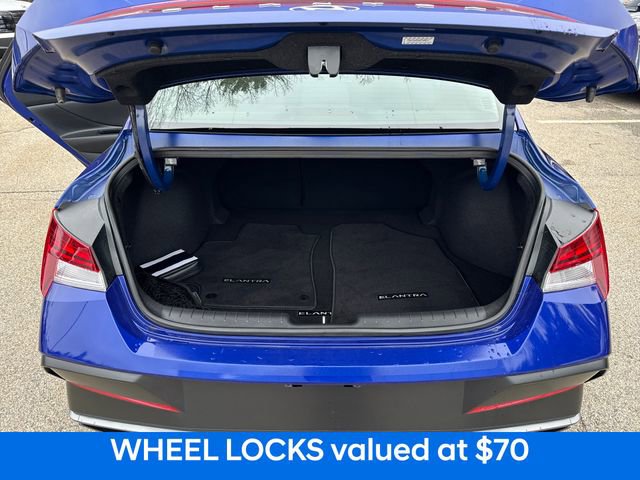 Certified 2024 Hyundai Elantra SEL w/ Convenience Package image 8