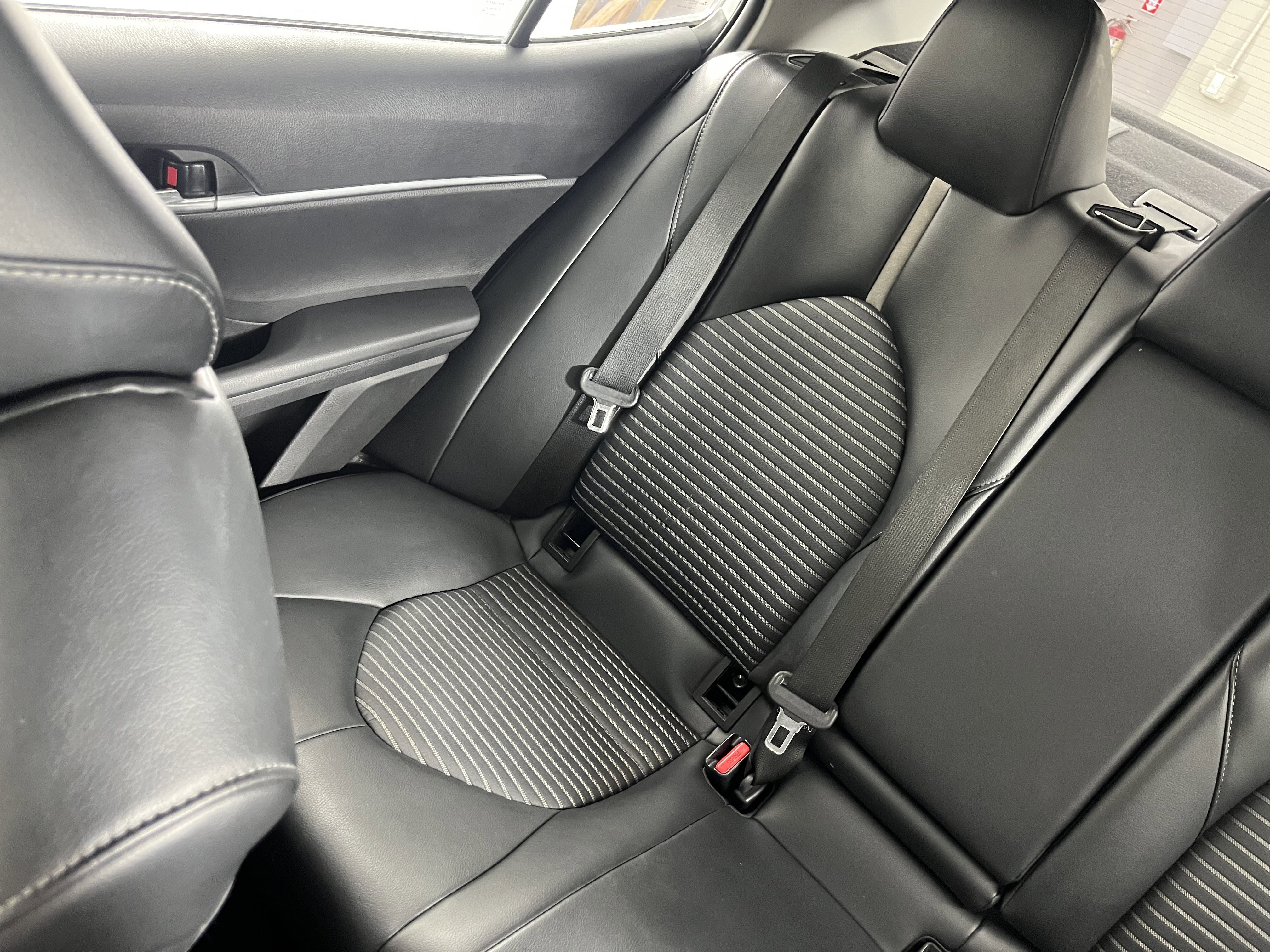 Used 2021 Toyota Camry SE image 21