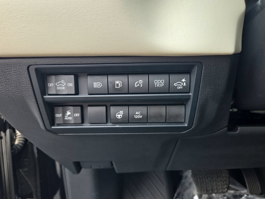 Used 2022 Toyota Tundra Capstone AWD/4WD image 28
