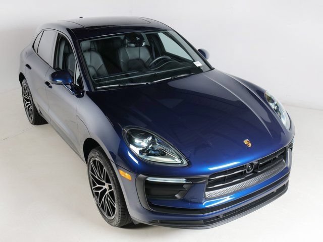 Certified 2026 Porsche Macan AWD/4WD image 32