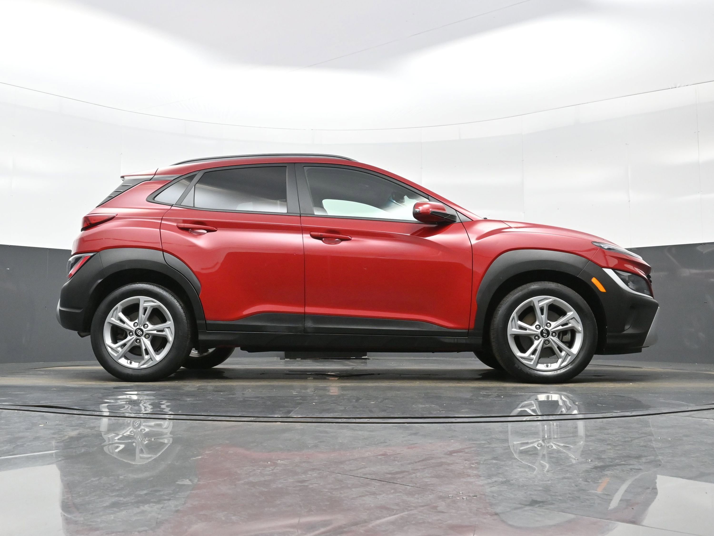 Certified 2022 Hyundai Kona SEL AWD/4WD image 30