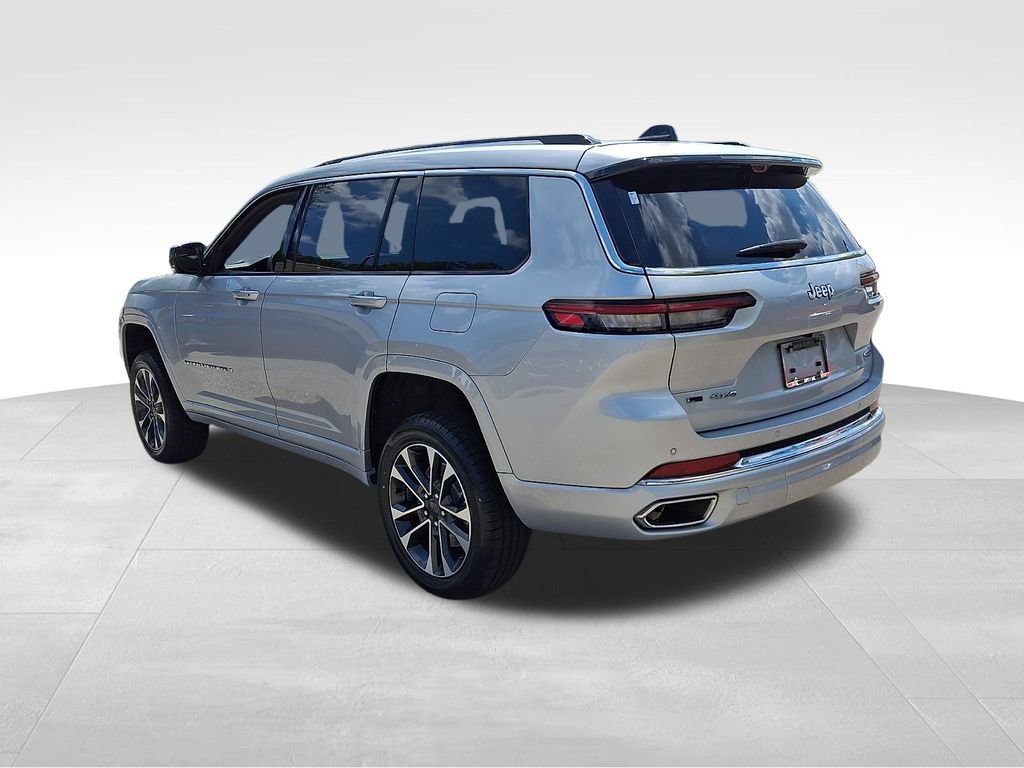 Used 2023 Jeep Grand Cherokee L Overland w/ Luxury Tech Group IV AWD/4WD image 4