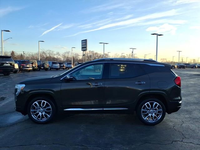 Used 2023 GMC Terrain Denali w/ Denali Premium Package image 10