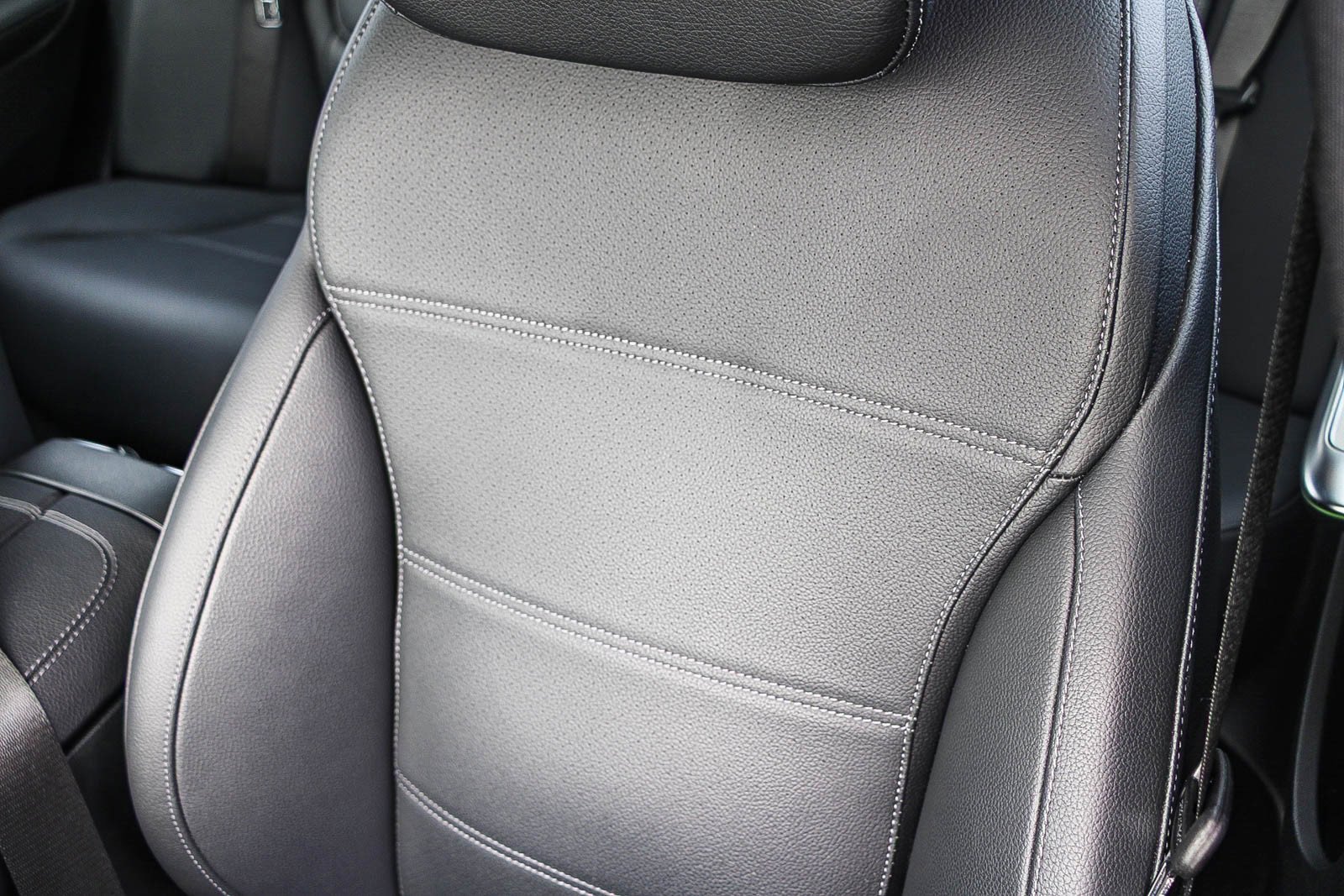 Certified 2025 Mercedes-Benz C 300 Sedan image 23