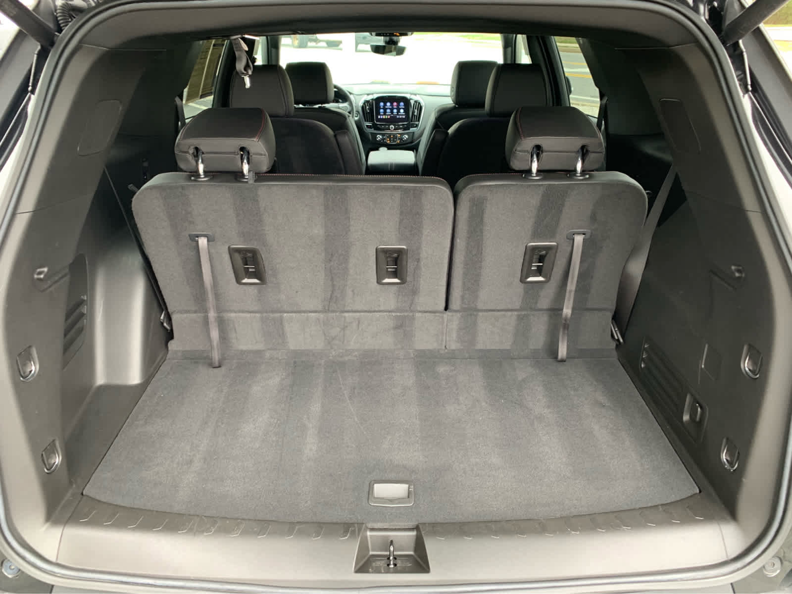 Used 2023 Chevrolet Traverse RS image 6