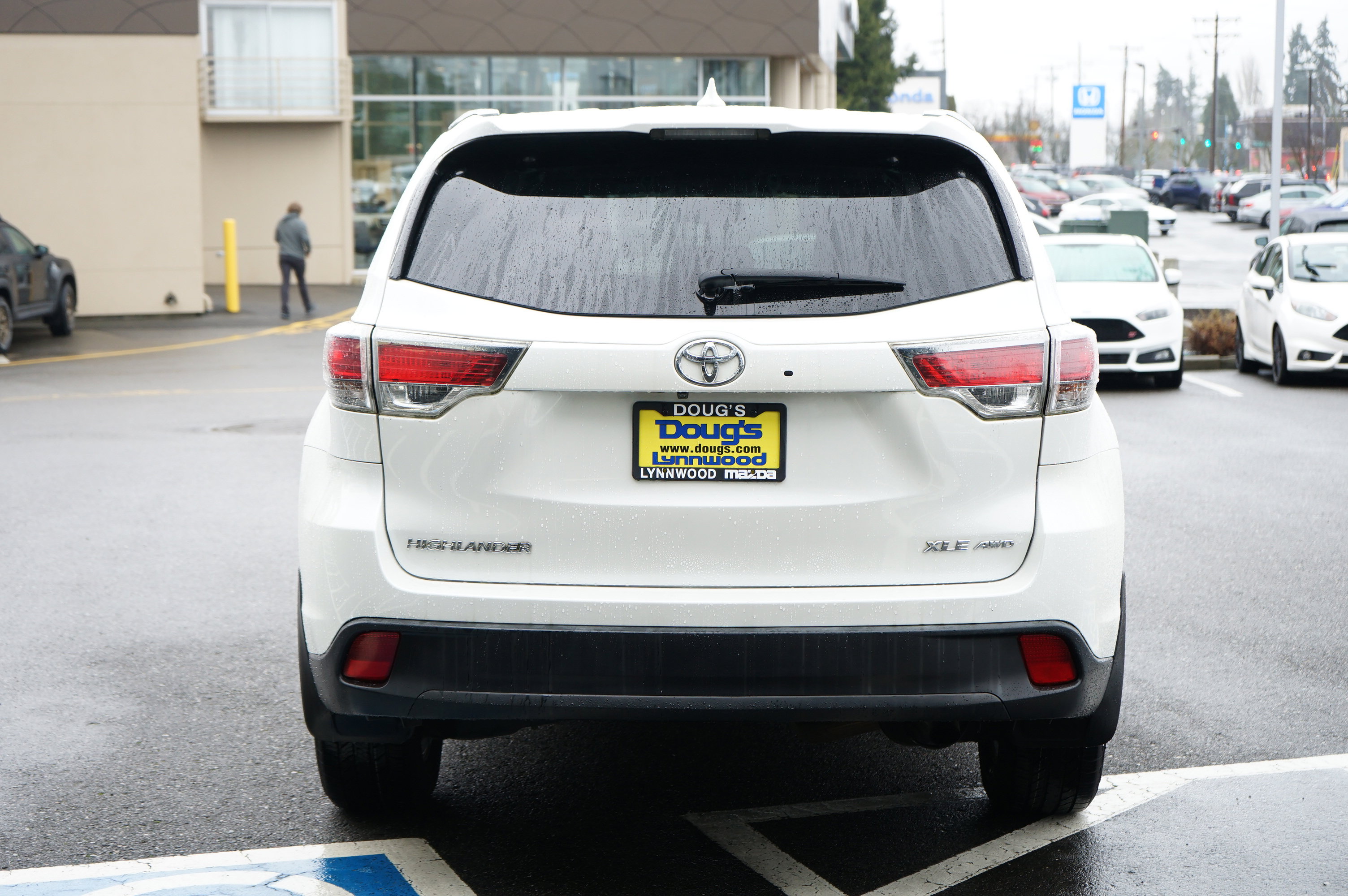 Used 2015 Toyota Highlander XLE image 4