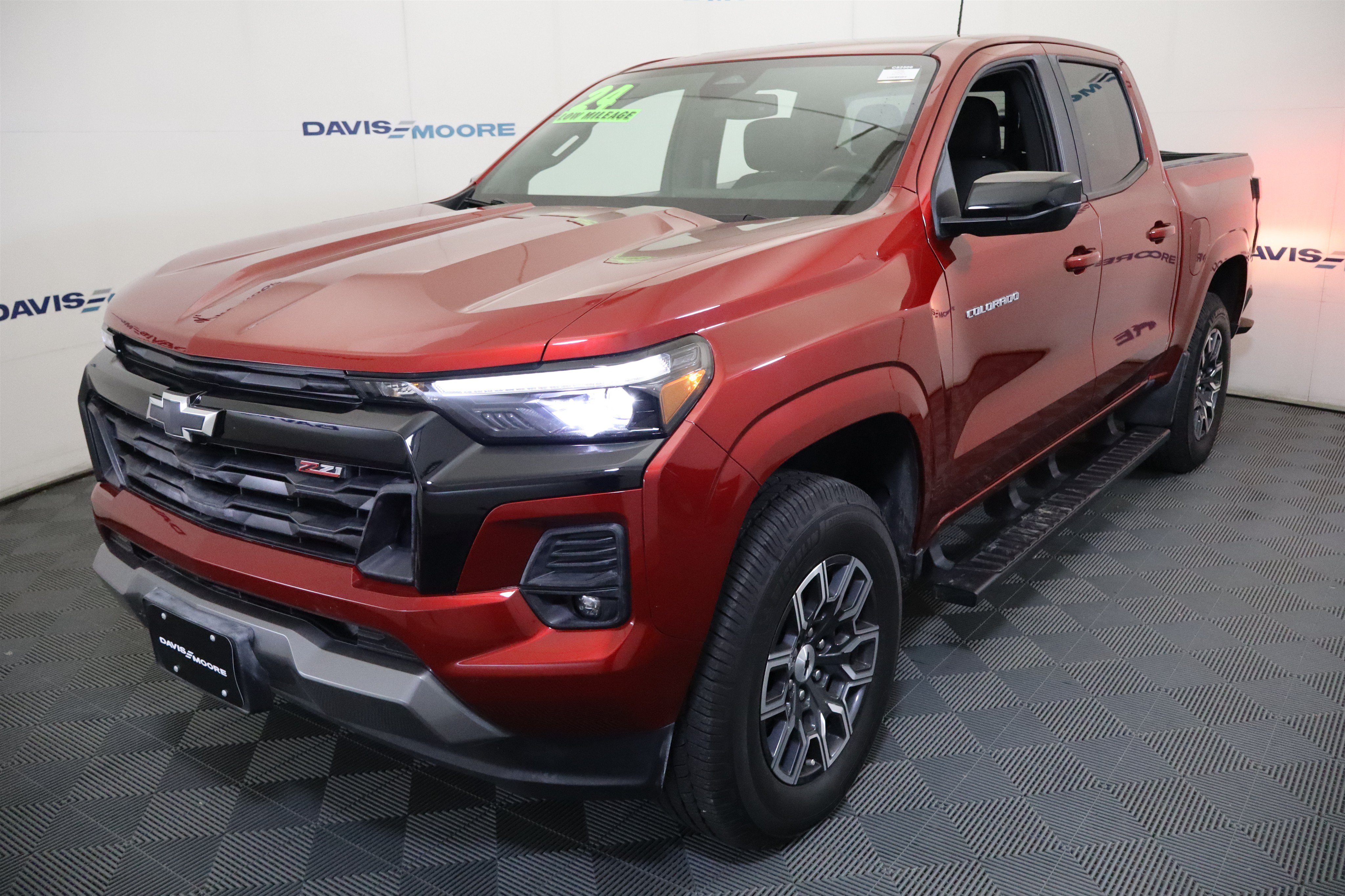 Used 2024 Chevrolet Colorado Z71 w/ Z71 Convenience Package 2 AWD/4WD image 12