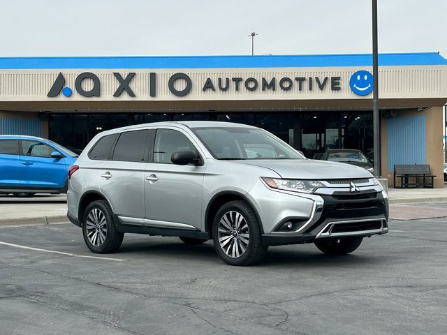 Used 2019 Mitsubishi Outlander SE image 1