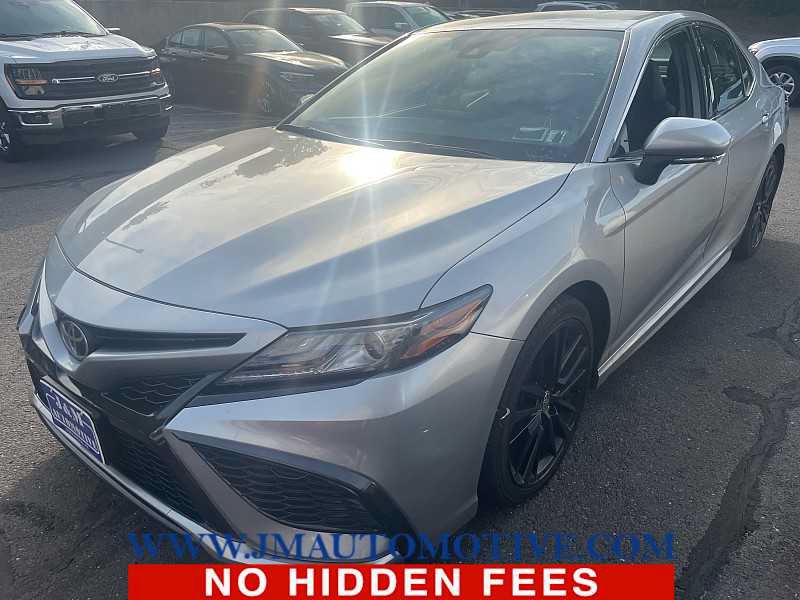 Used 2022 Toyota Camry XSE FWD image 1