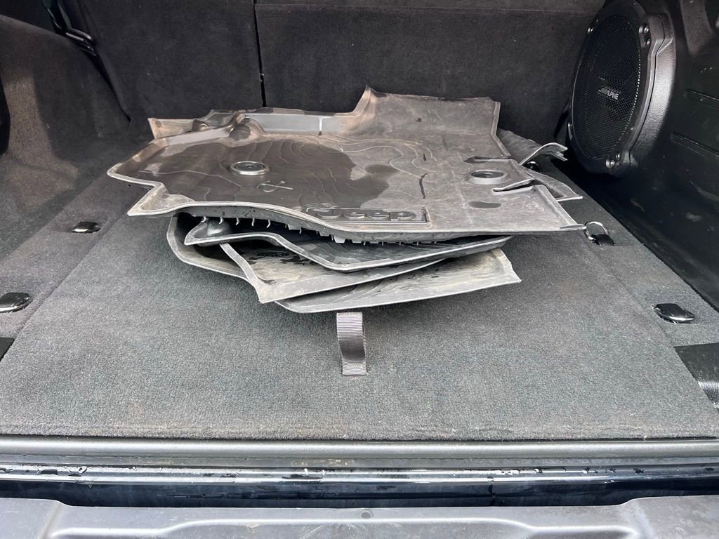 Used 2023 Jeep Wrangler Sahara w/ Cold Weather Group image 9