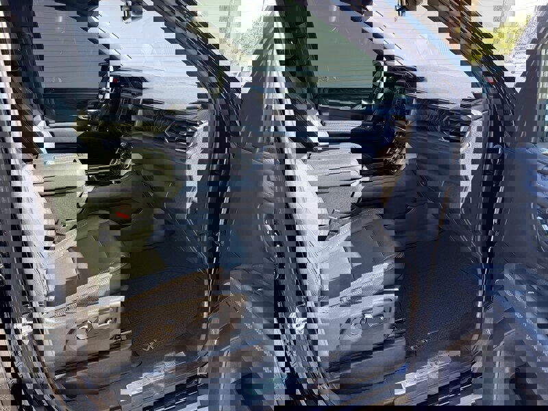 Used 2023 GMC Yukon XL Denali image 30