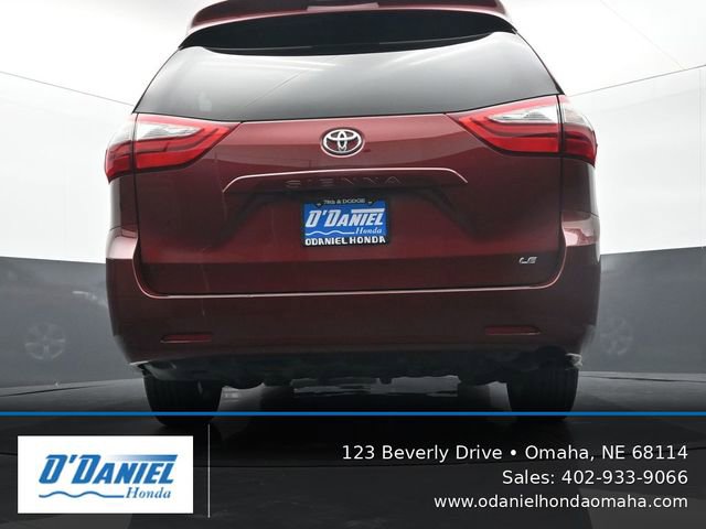 Used 2017 Toyota Sienna LE FWD image 11