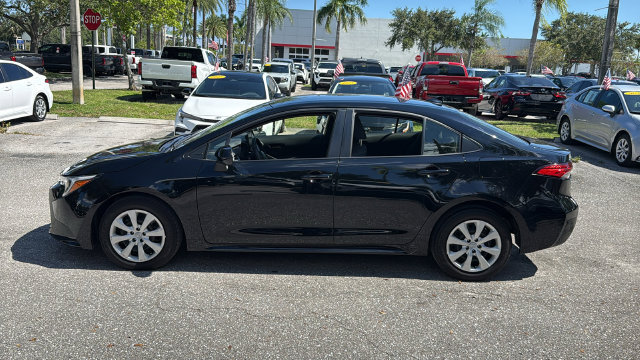 Used 2024 Toyota Corolla LE FWD image 4