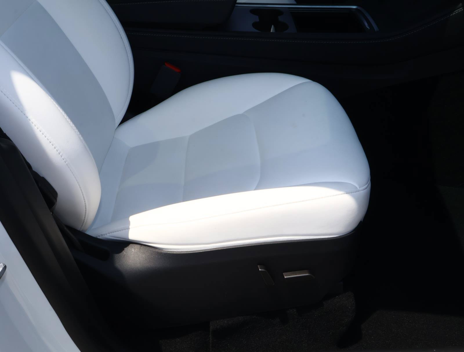 Used 2025 Tesla Model Y Performance AWD/4WD image 16