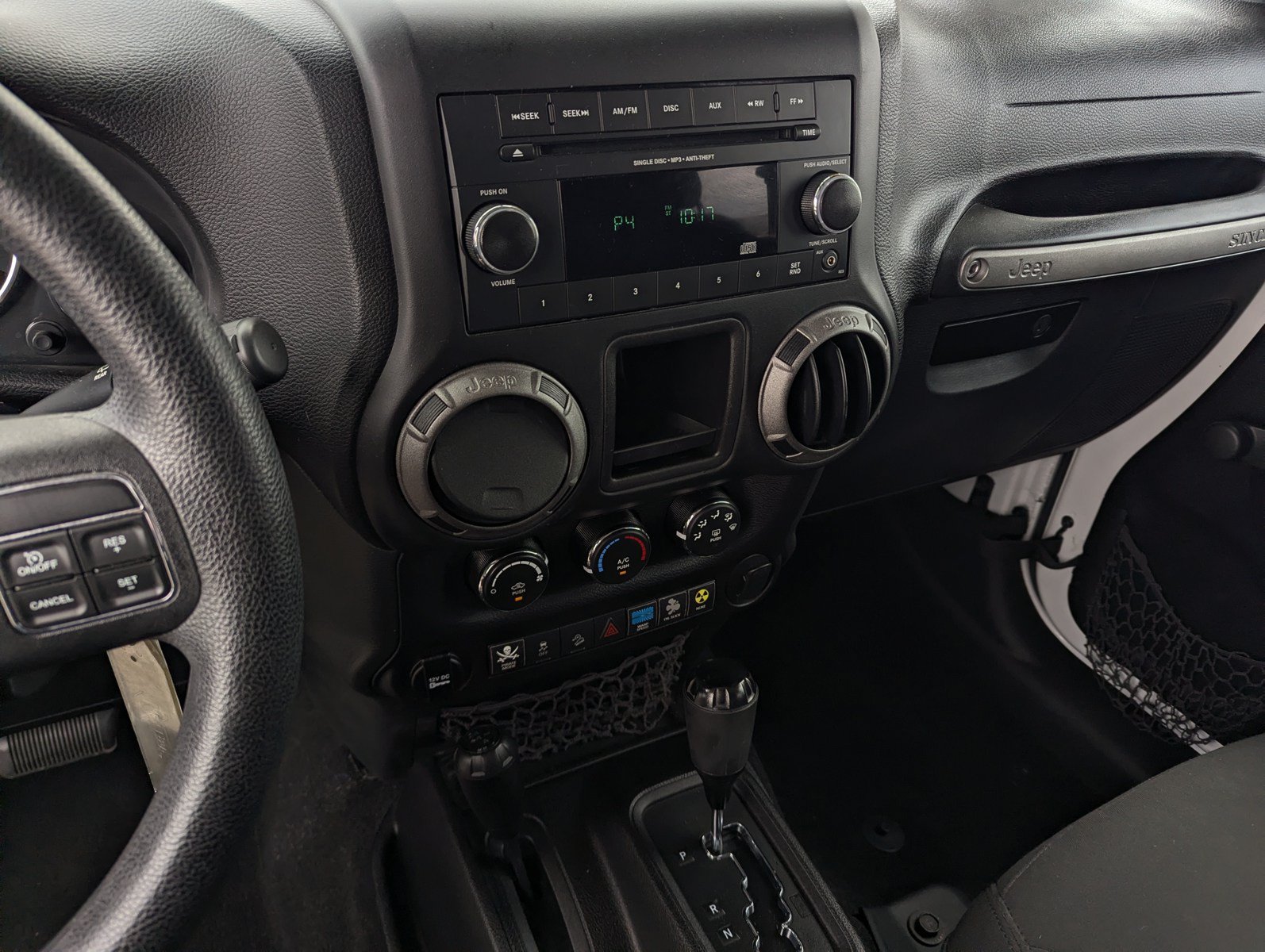 Used 2015 Jeep Wrangler Unlimited Sport w/ Max Tow Package AWD/4WD image 11