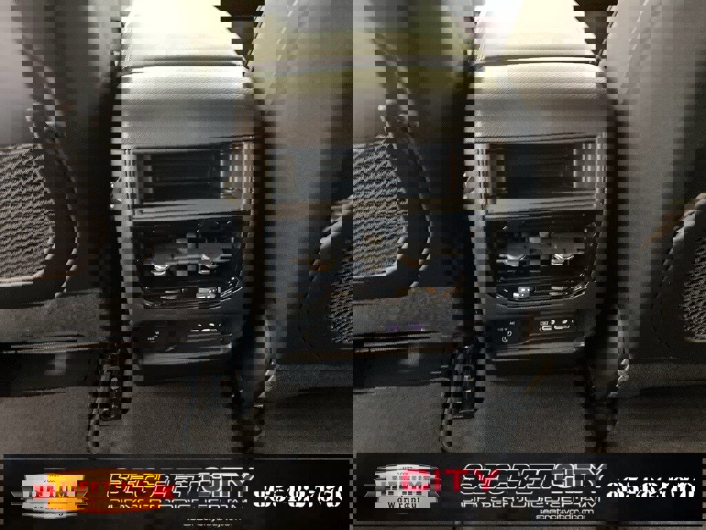 New 2026 Jeep Grand Cherokee Altitude image 27