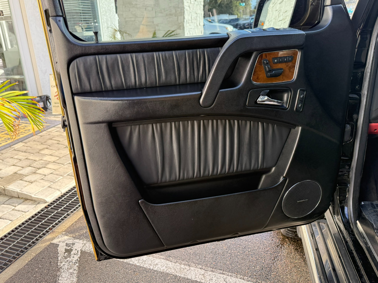 Used 2014 Mercedes-Benz G 63 AMG 4MATIC image 28