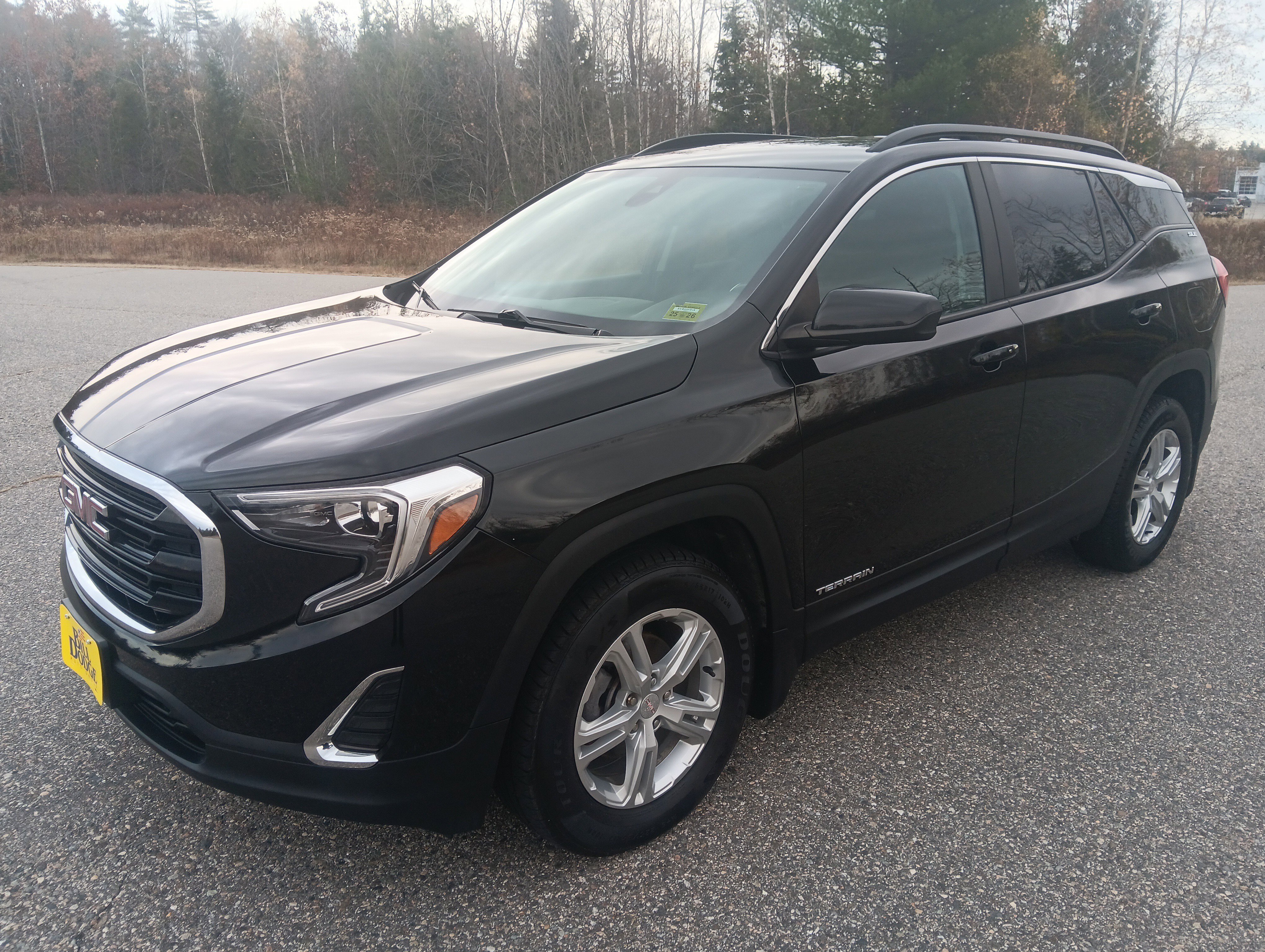 Used 2021 GMC Terrain SLE w/ Driver Convenience Package image 1