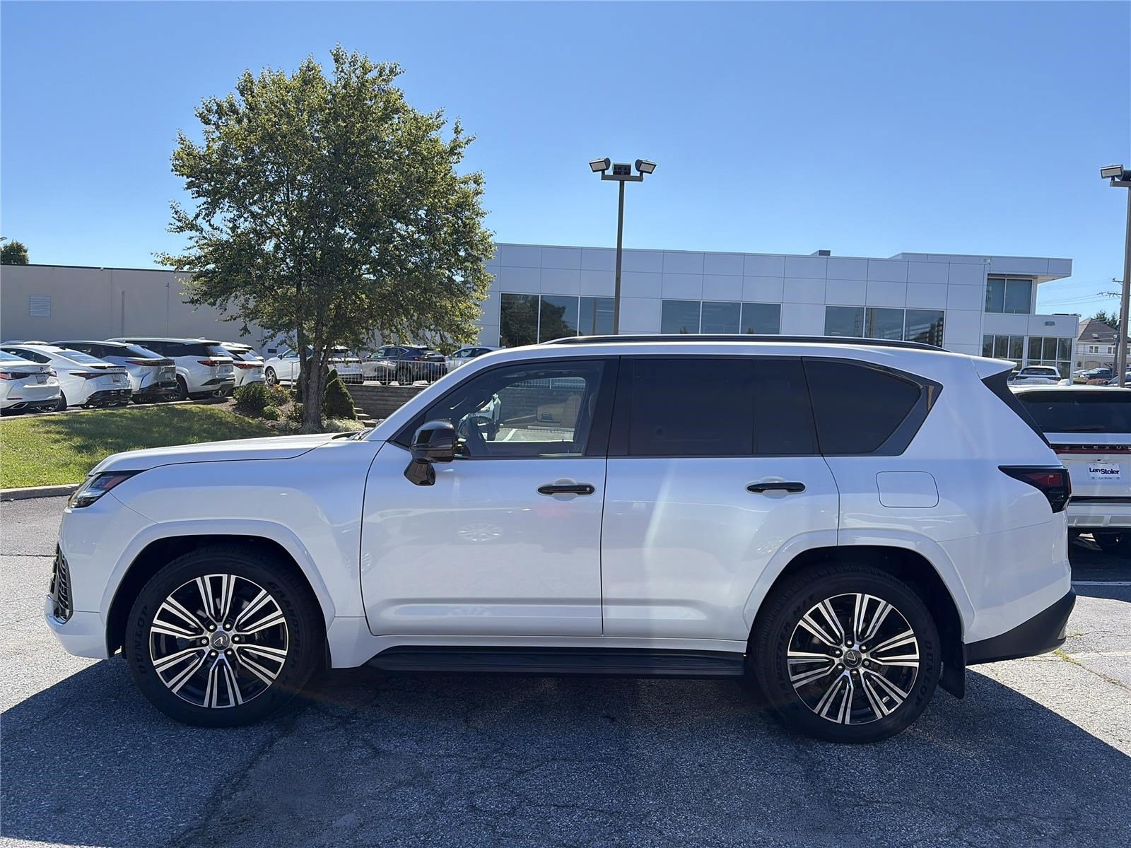 Used 2025 Lexus LX 600 4WD w/ Appearance Package image 2