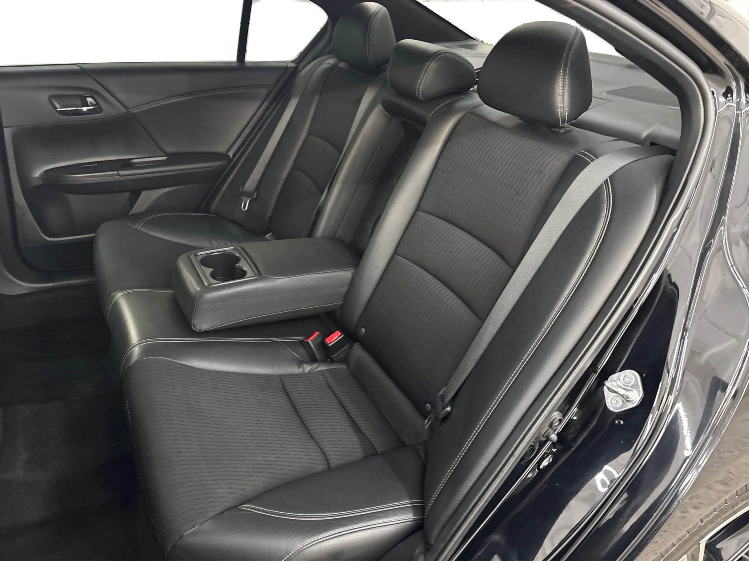 Used 2017 Honda Accord Sport image 14