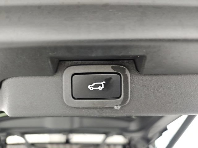 Used 2018 Land Rover Discovery SE AWD/4WD image 33