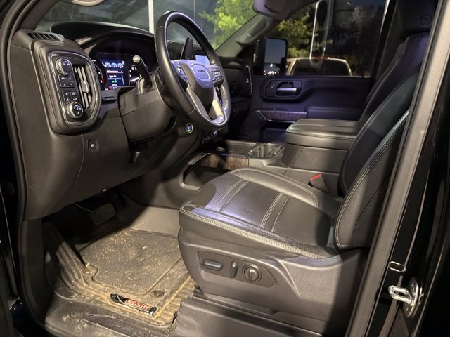 Used 2023 GMC Sierra 2500 Denali w/ Denali Black Diamond Edition AWD/4WD image 12
