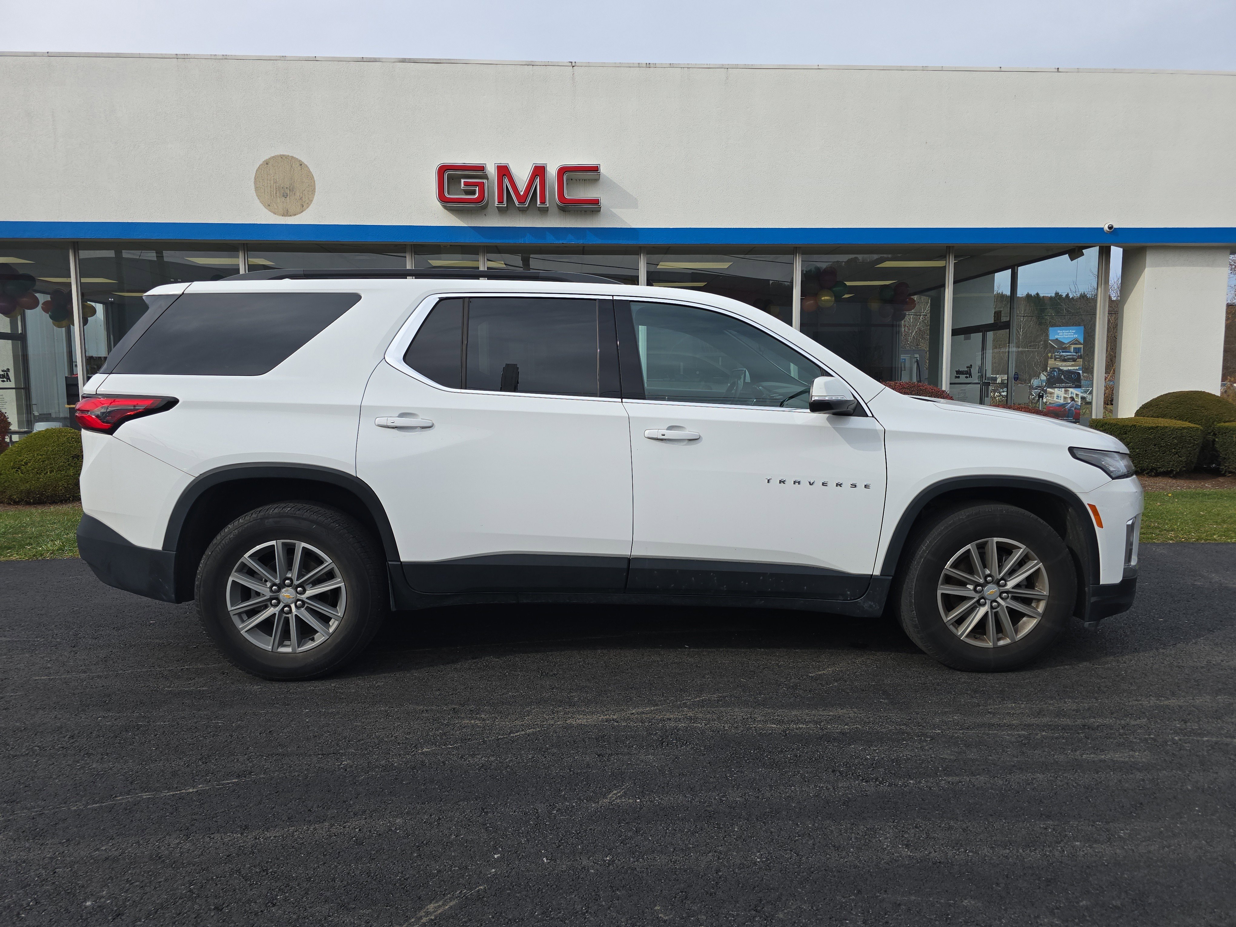 Used 2023 Chevrolet Traverse LT video 2