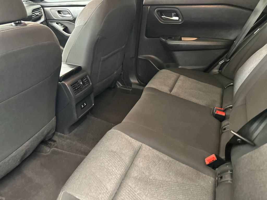 Used 2025 Nissan Rogue SV FWD image 11