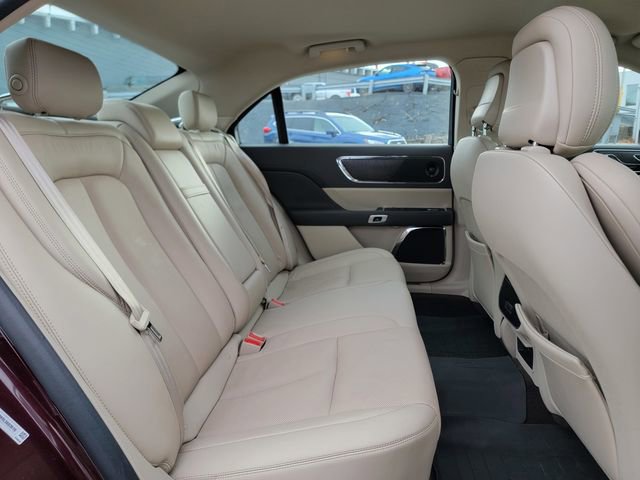 Used 2020 Lincoln Continental Standard w/ Premium Package image 23