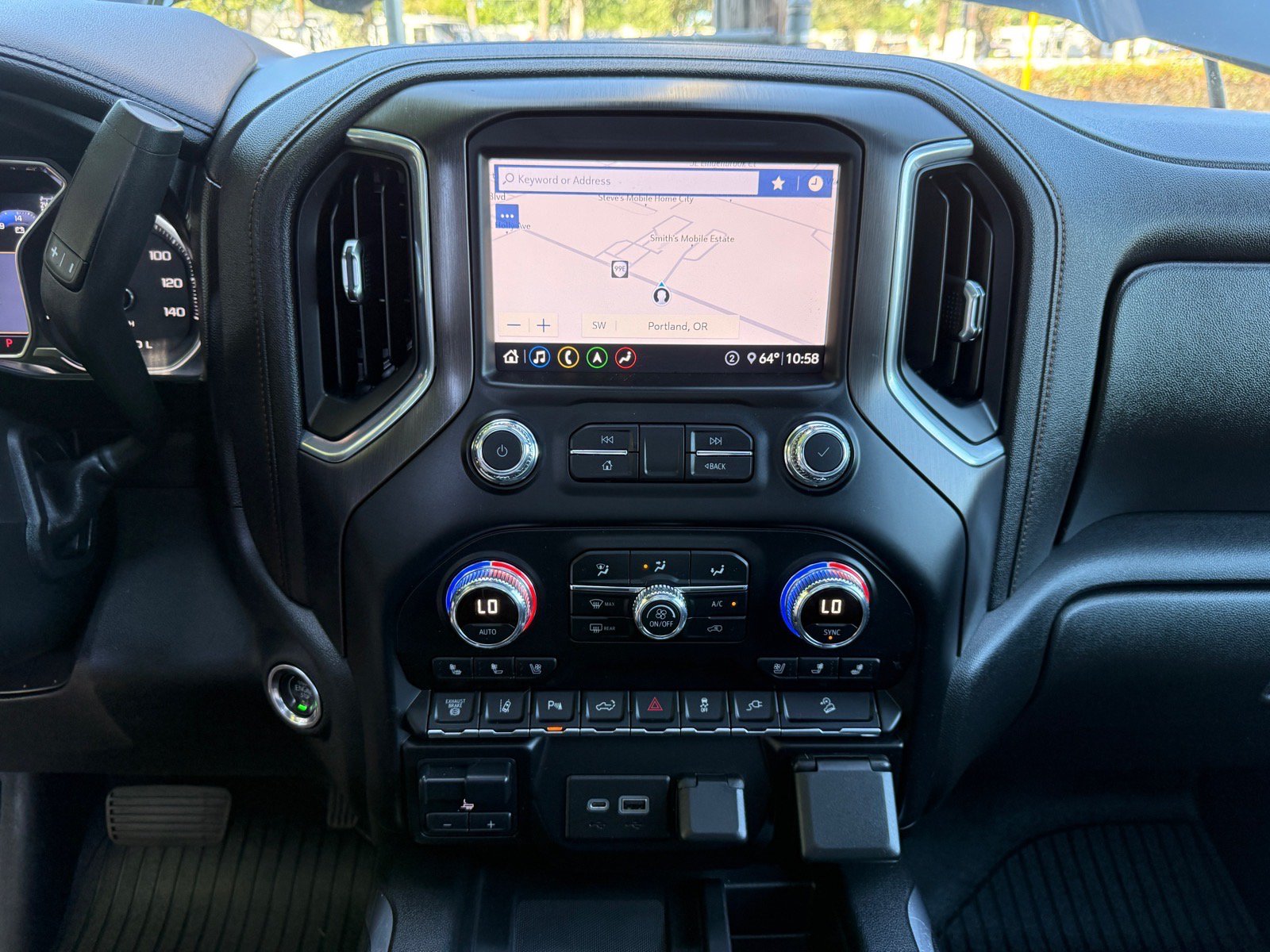 Used 2020 GMC Sierra 3500 AT4 w/ AT4 Premium Package AWD/4WD image 21