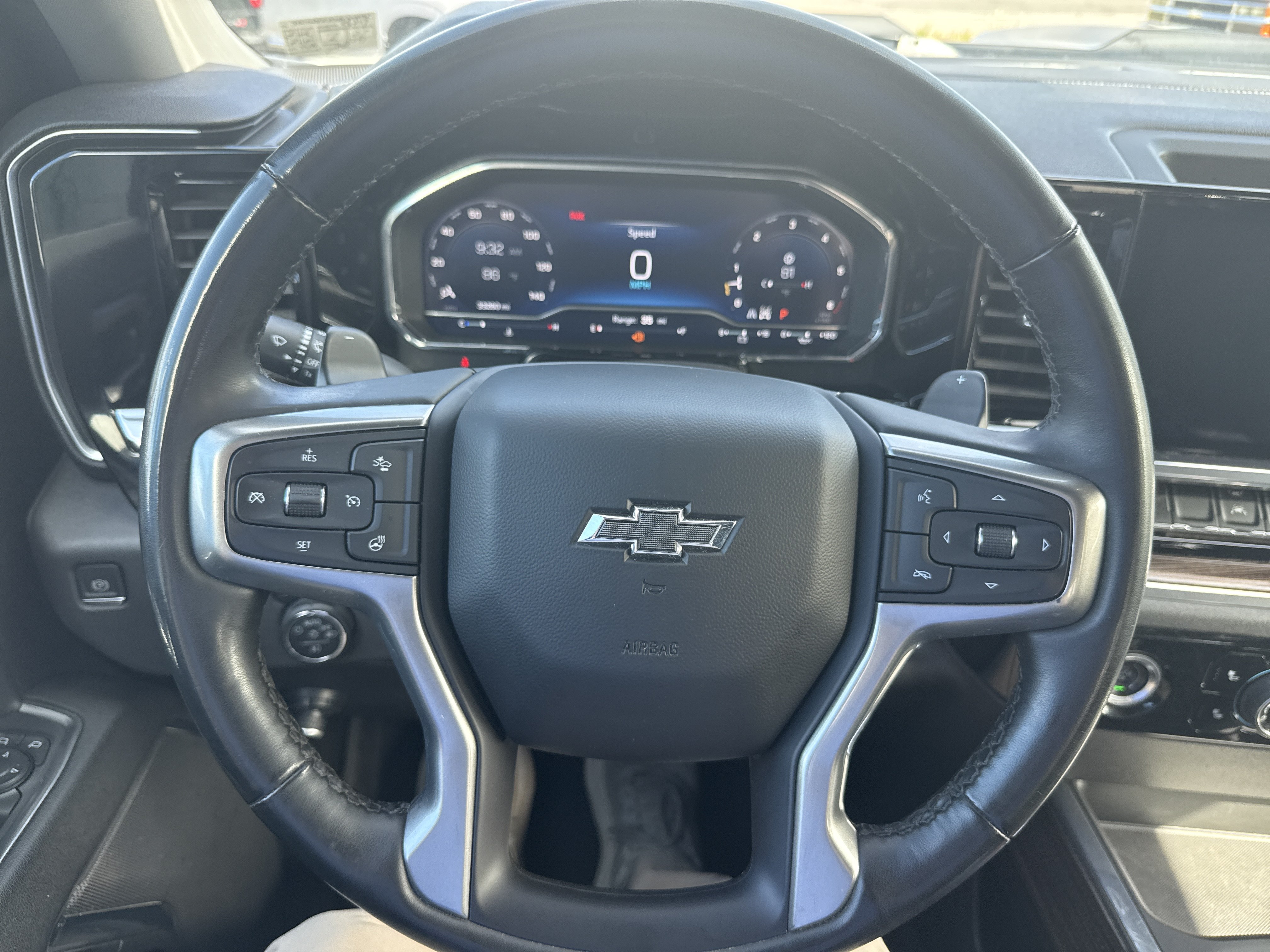 Used 2023 Chevrolet Silverado 1500 LT Trail Boss w/ LPO, Dark Essentials Package AWD/4WD image 18