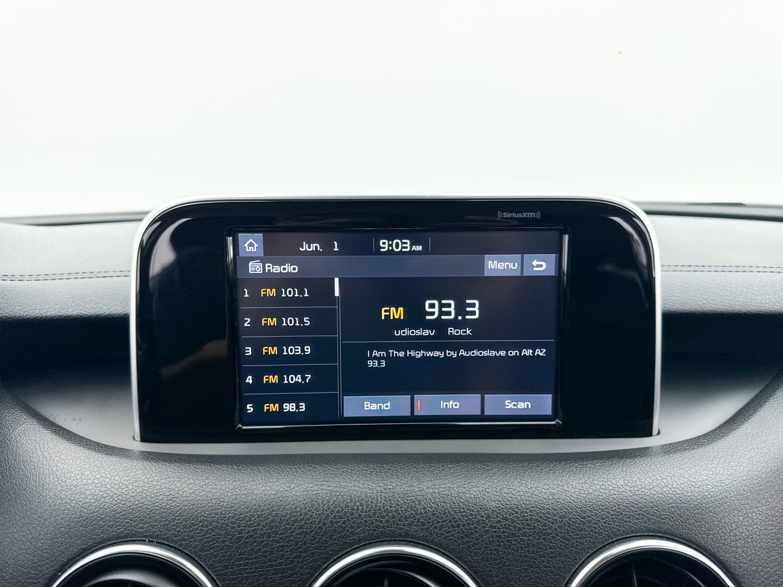 Used 2019 Kia Stinger RWD image 4