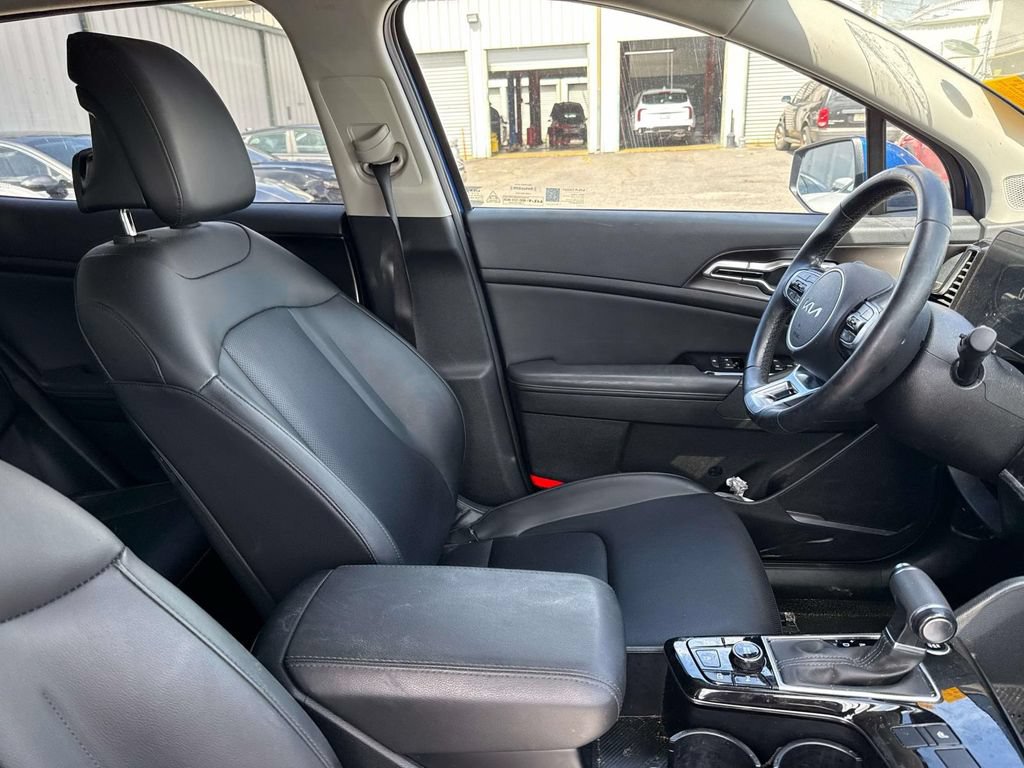 Certified 2023 Kia Sportage EX FWD image 12