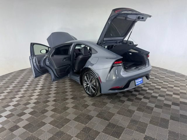 Used 2025 Toyota Prius XLE FWD image 17