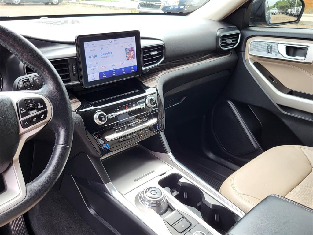 Used 2022 Ford Explorer Limited w/ Equipment Group 301A image 25