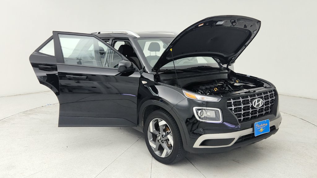 Used 2025 Hyundai Venue SEL FWD image 9